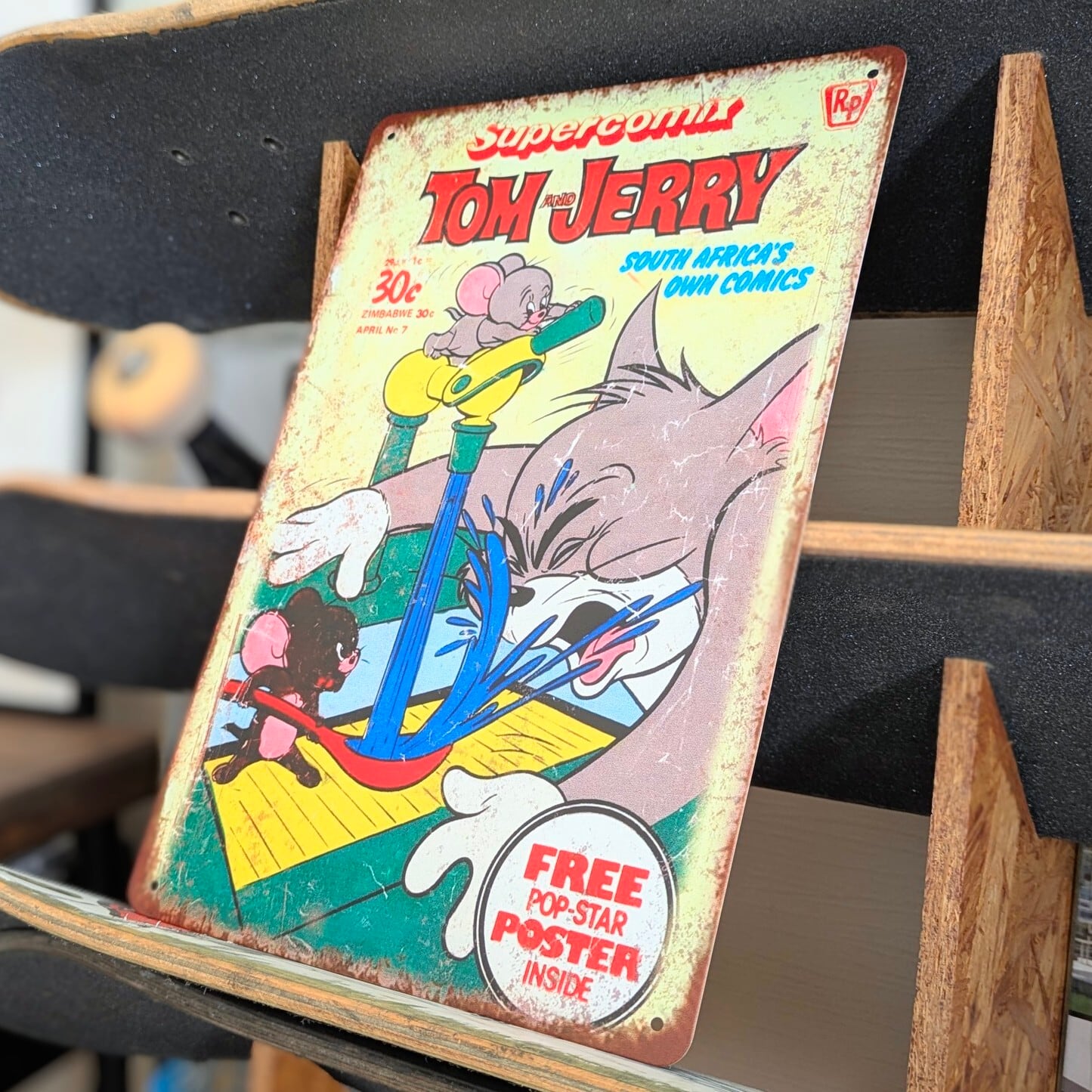 送料無料!ちょうどいいブリキ看板【 Tom and Jerry ( トムとジェリー )】トムジェリ / METAL SIGN / メタルサイン / ブリキ看板 / サインボード / ビンテージ加工 〚アメリカン雑貨 アメトイ〛