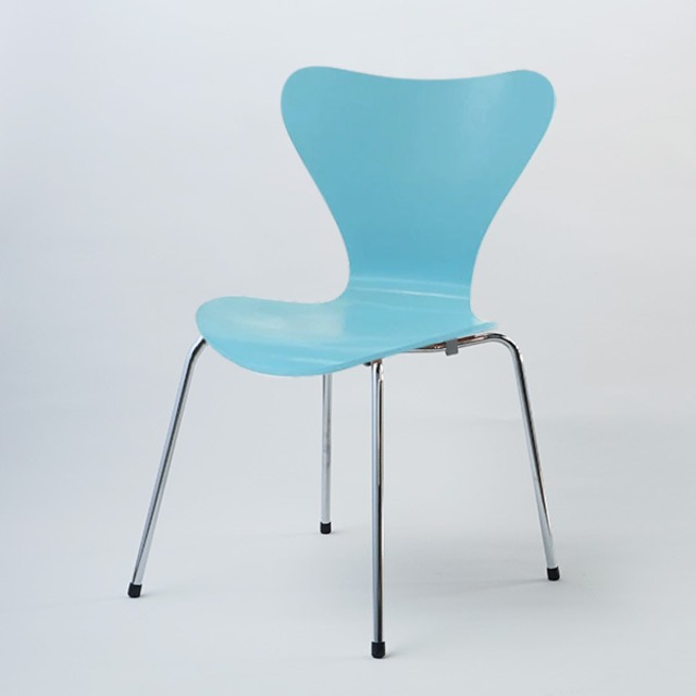 セブンチェアのリプロダクト品（ライトブルー）