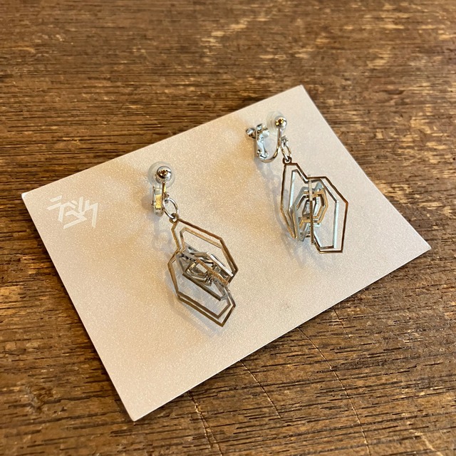 NISHINAGA イヤリング