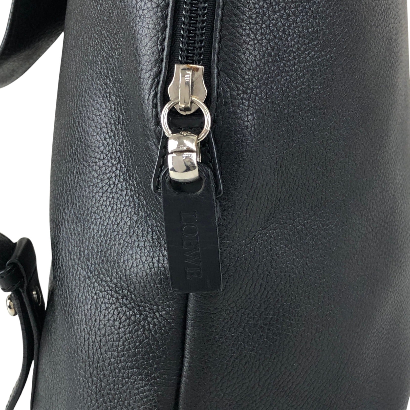 LOEWE ロエベ ショルダーバッグ ブラック アナグラム 型押し レザー