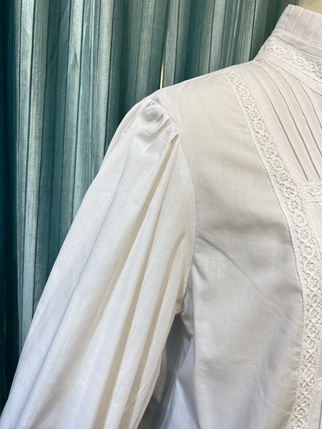vintage “ORVIS” tuck & lace white blouse