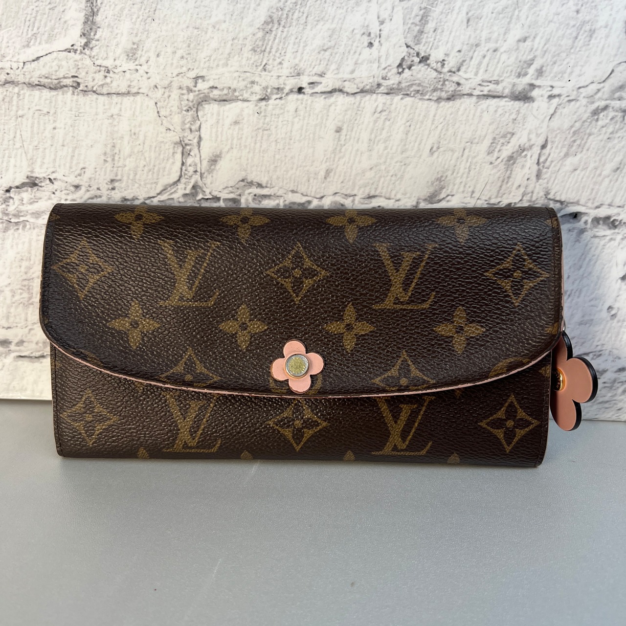 【最終処分SALE】LOUIS VUITTON ルイヴィトン エミリー フラワー モノグラム   レザー 長財布 ブラウン A-12559