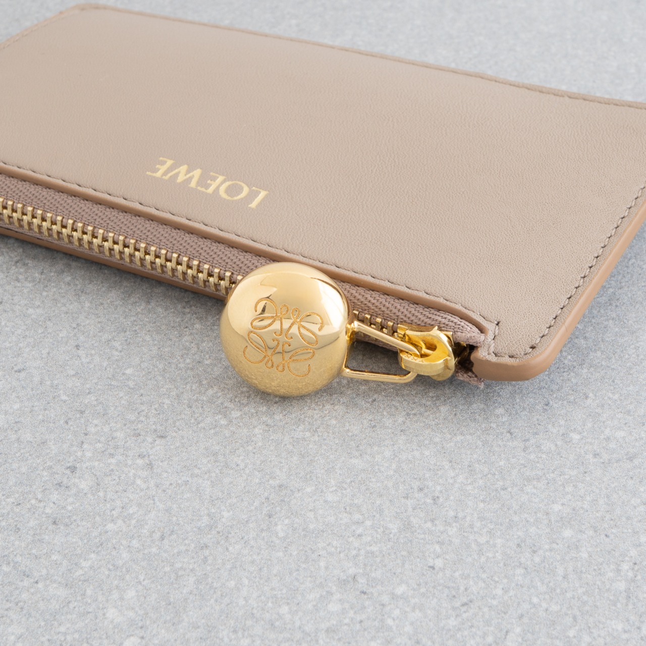 ロエベ ぺブル コインカードホルダー サンド ベージュ