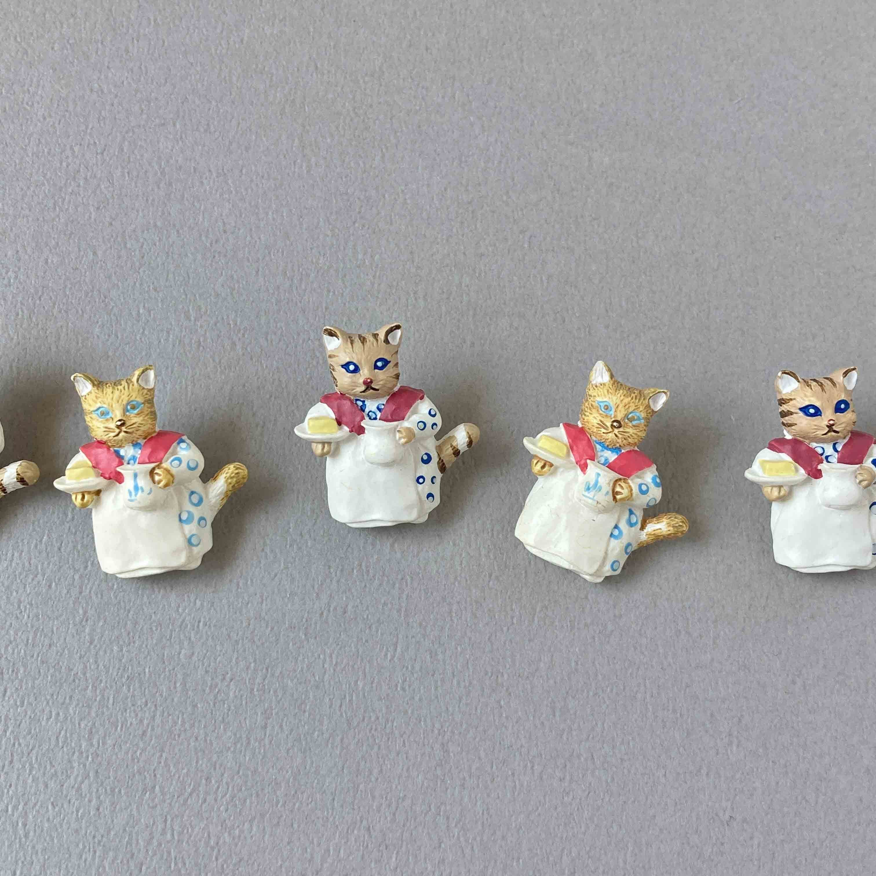 〈再入荷〉お給仕猫のUKボタン(26mm)