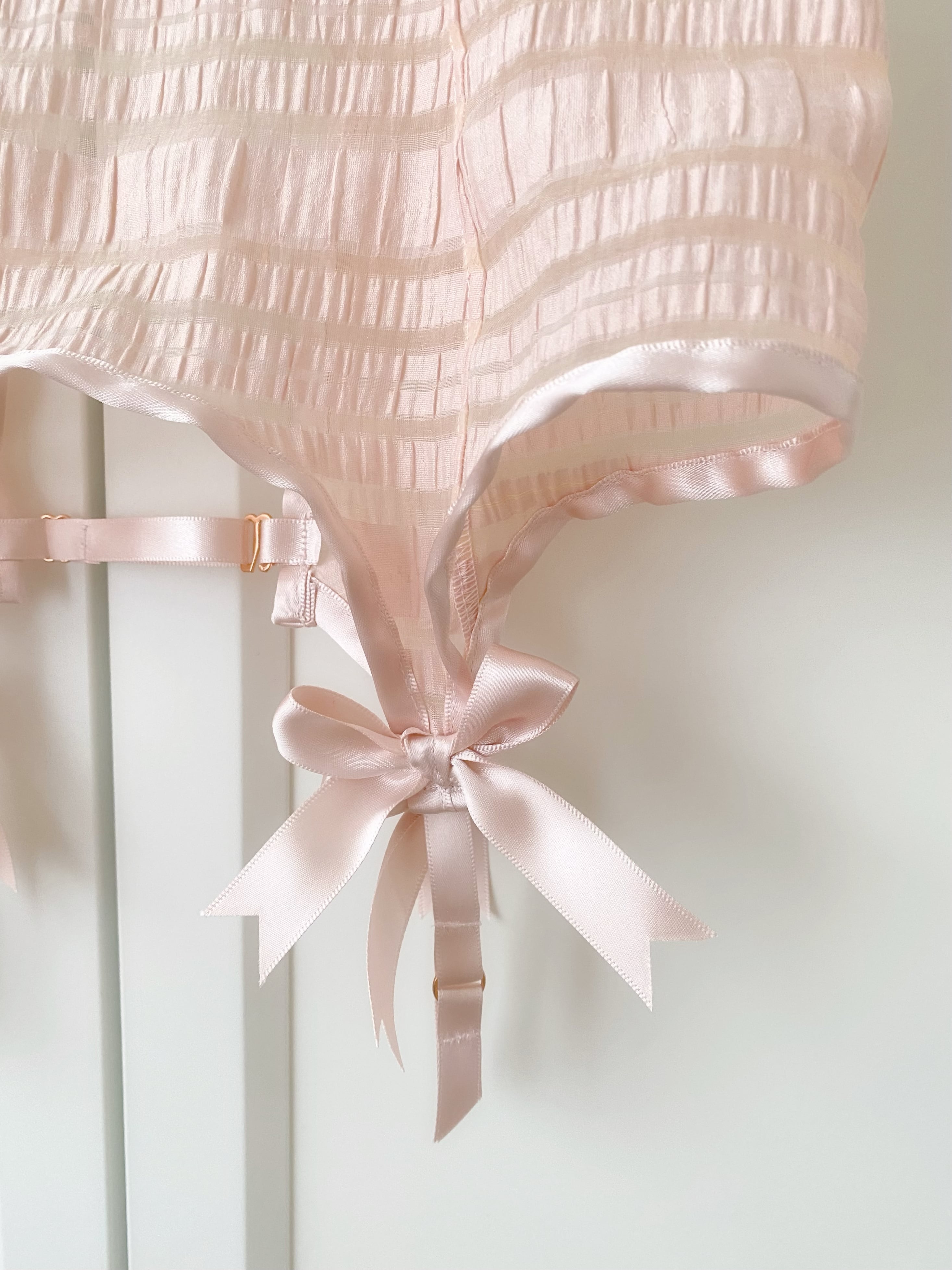 vintage ruban garter belt