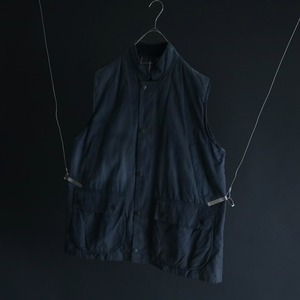 90s' " Barbour 【WESTMORLAND】 " over silhouette charcoal black color oiled vest