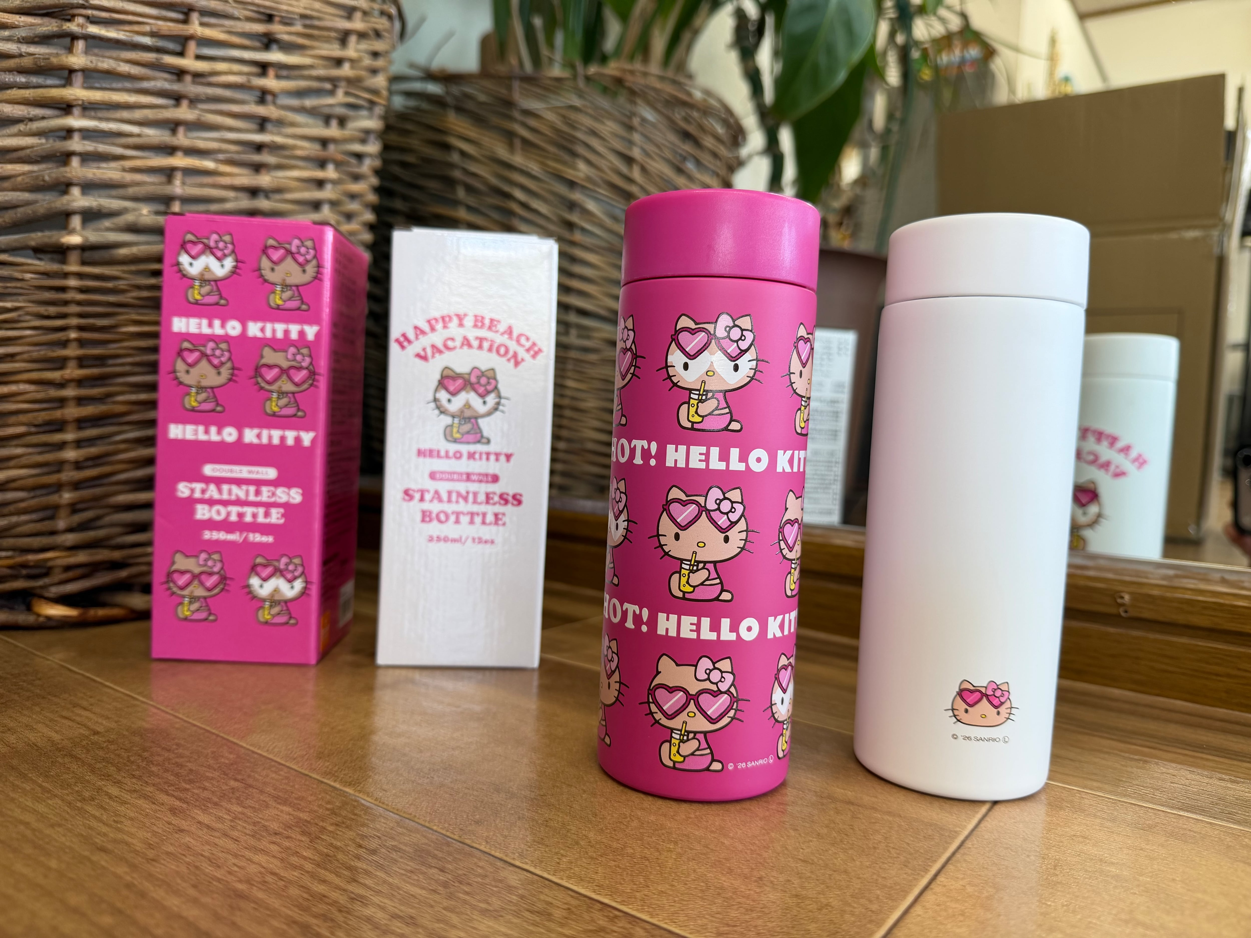 【 Hello kitty× tbh】 保温ボトル　日焼けキティ 日本非売品 日焼けキティちゃんボトル | AlohanaShop