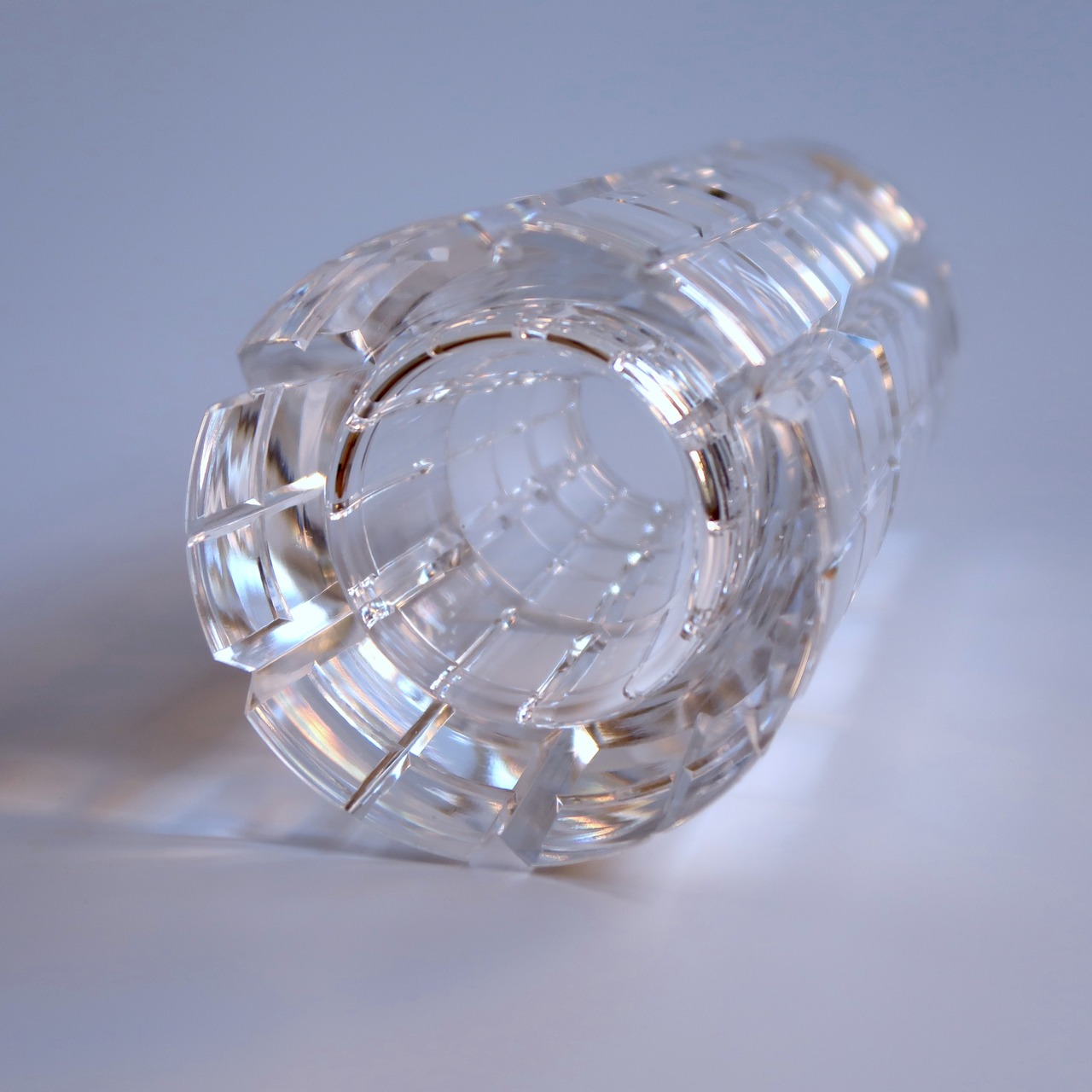 クリアなガラスの花瓶