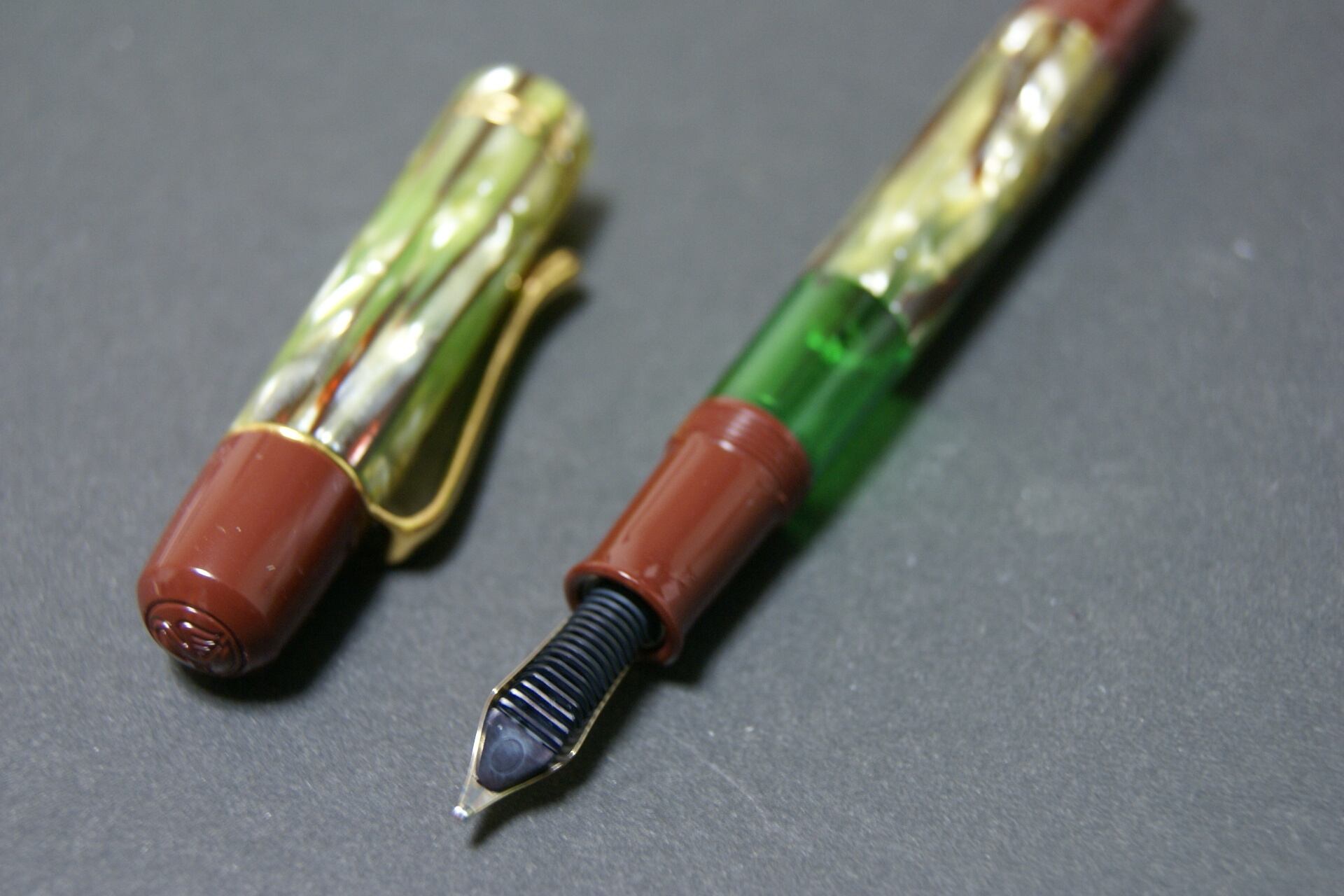 売り出し早割 【限定品】ペリカン 万年筆 M101N トータスシェル