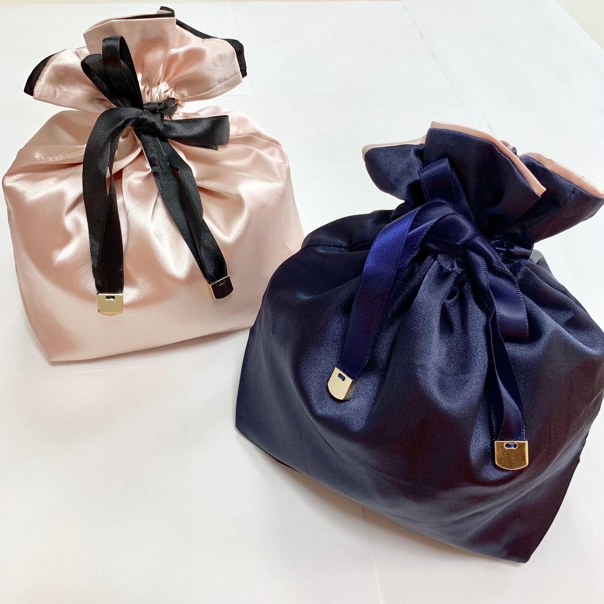 Satin pouch navy［送料無料］/サテンポーチ ネイビー | La Cent