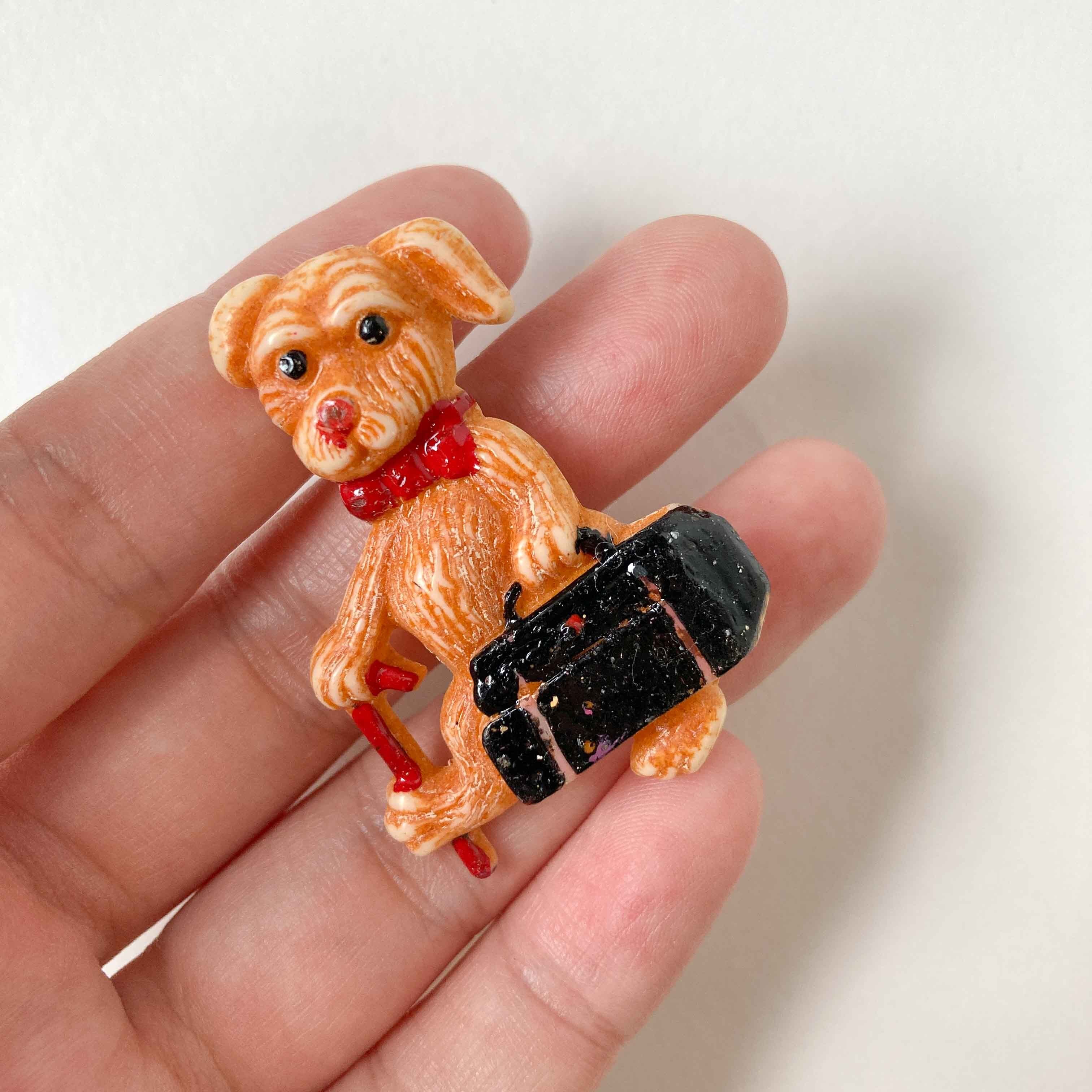 フランスヴィンテージ おでかけ犬のブローチ | Dua-アクセサリーパーツ