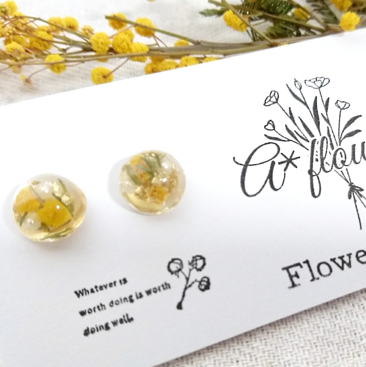ミモザのピアス＊固まるハーバリウム＊レジン | Flower zakka A 