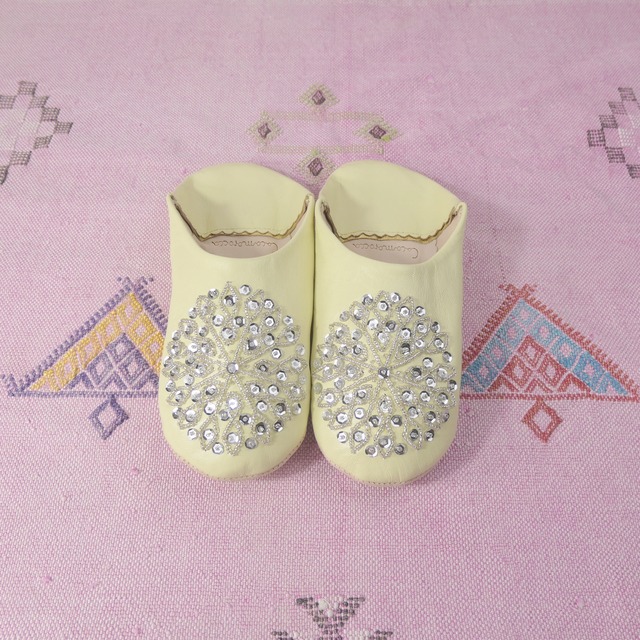 クリーム（シルバースパンコール）レザー バブーシュ スリッパ