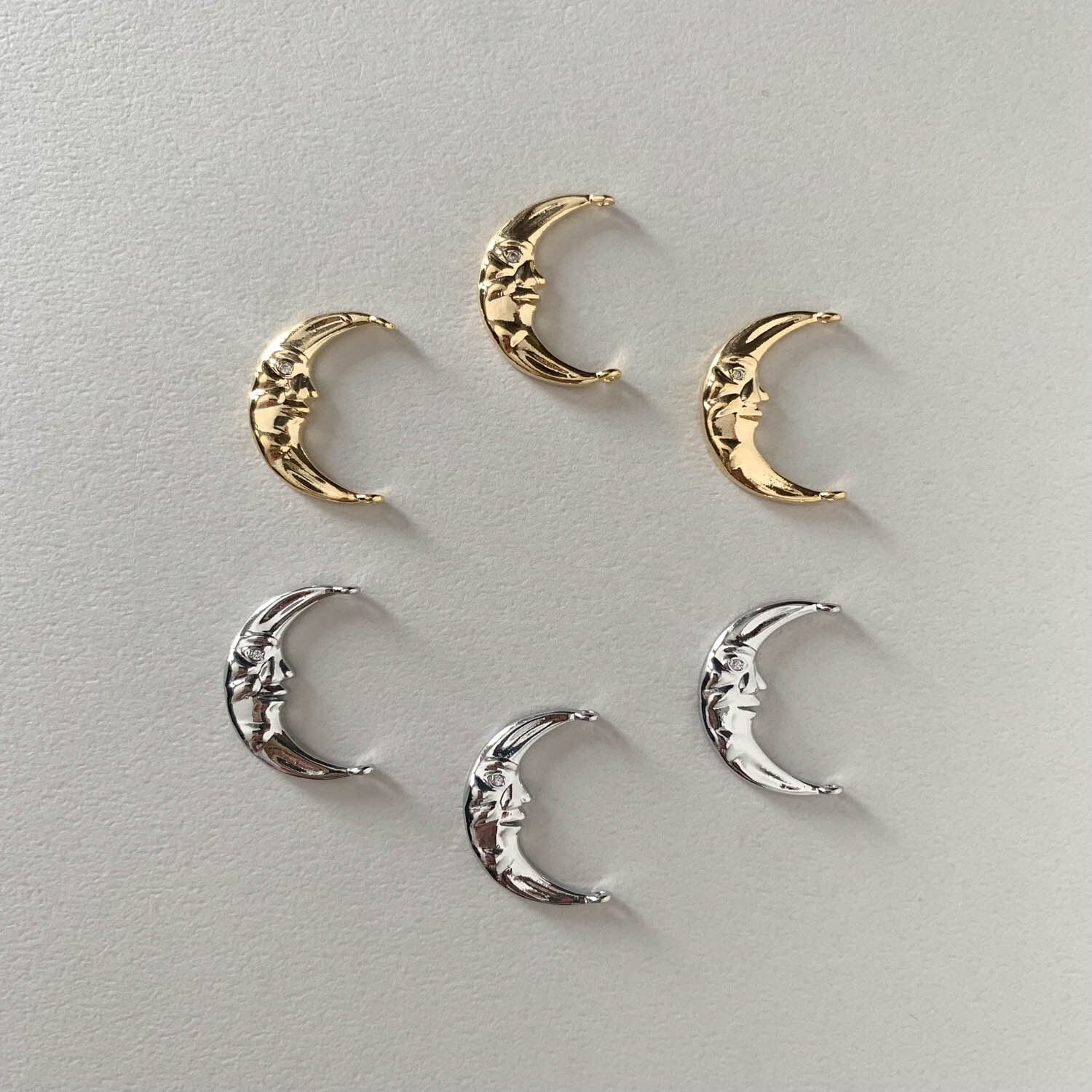 再入荷〉三日月顔メタルチャームM（21mm） | Dua-アクセサリーパーツ