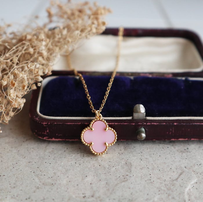 クイーンコンクシェルのフラワーネックレス｜天然シェル・上品ピンク・大人可愛い【金アレ対応】