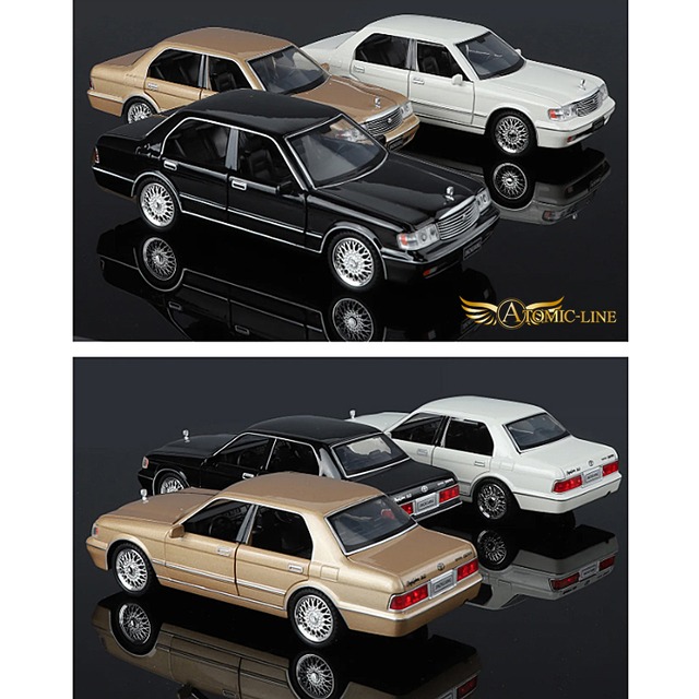 10代目 クラウン S15#型 1/32 ミニカー 全3色 ライト点灯 エンジンサウンド 合金モデル 模型 ジオラマ