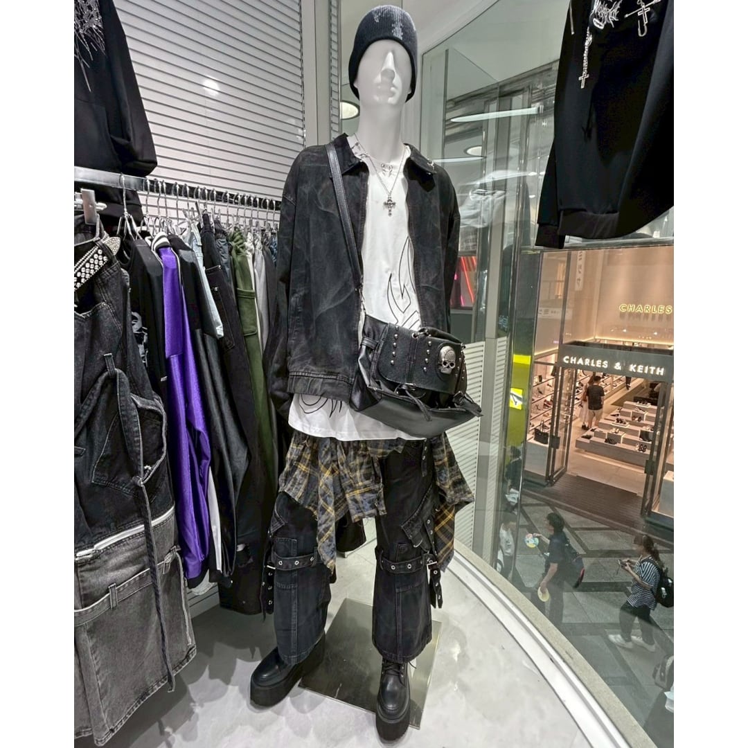 ブラックピアス WASHデニムジャケット | VOLCAN&APHRODITE