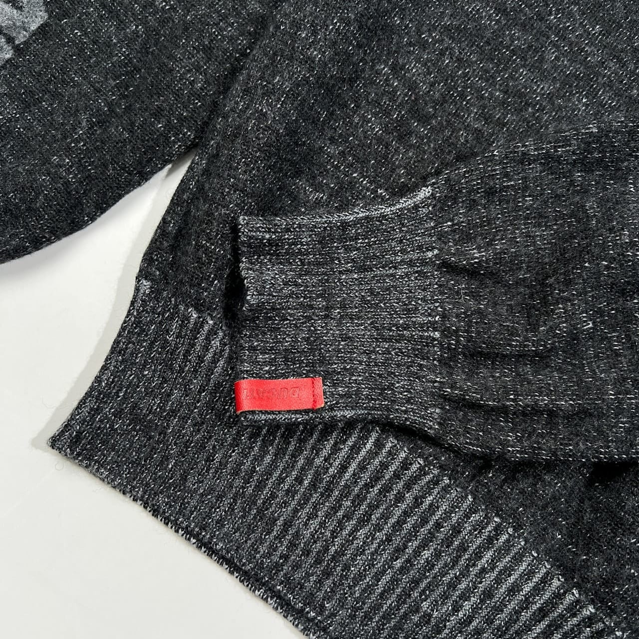 DUCATI ドゥカティ ロゴ入り 肩パッチ風 Vネック ウールニットセーター サイズ S /チャコールグレー