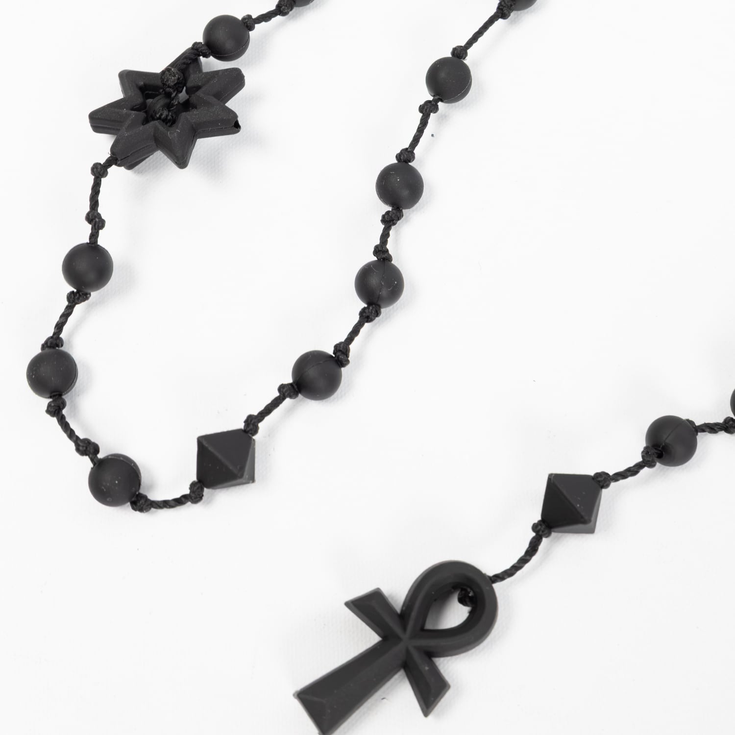 アクセサリー FAKE AS FLOWERS Akhara Necklace Black UNEEK BASEMNT - Discover independent style.
