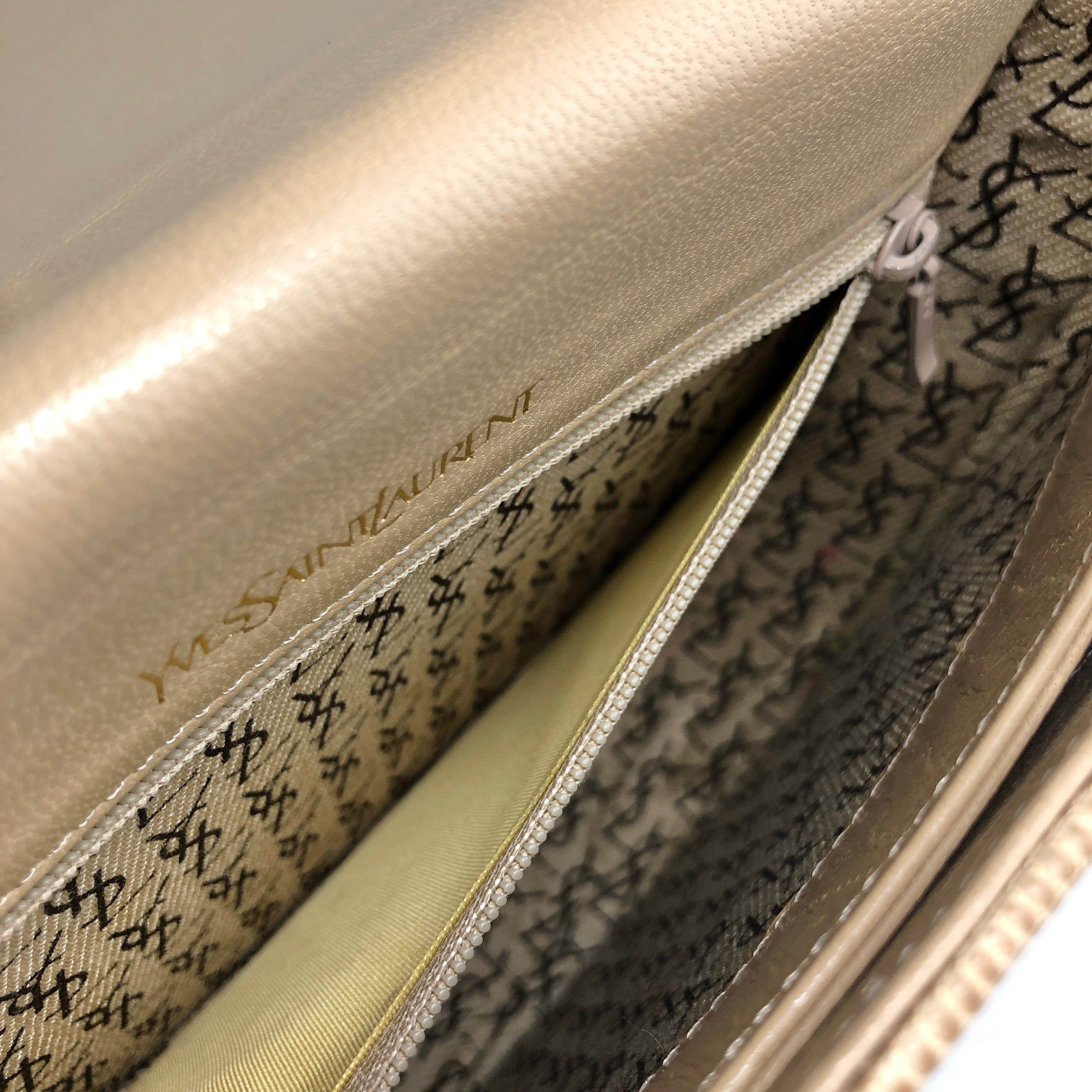 イヴ・サンローラン 1880s メタル タッセル ショルダーバッグ ゴールド 楽天市場】SAINT LAURENT サンローラン ショルダーバッグ LOU ルー