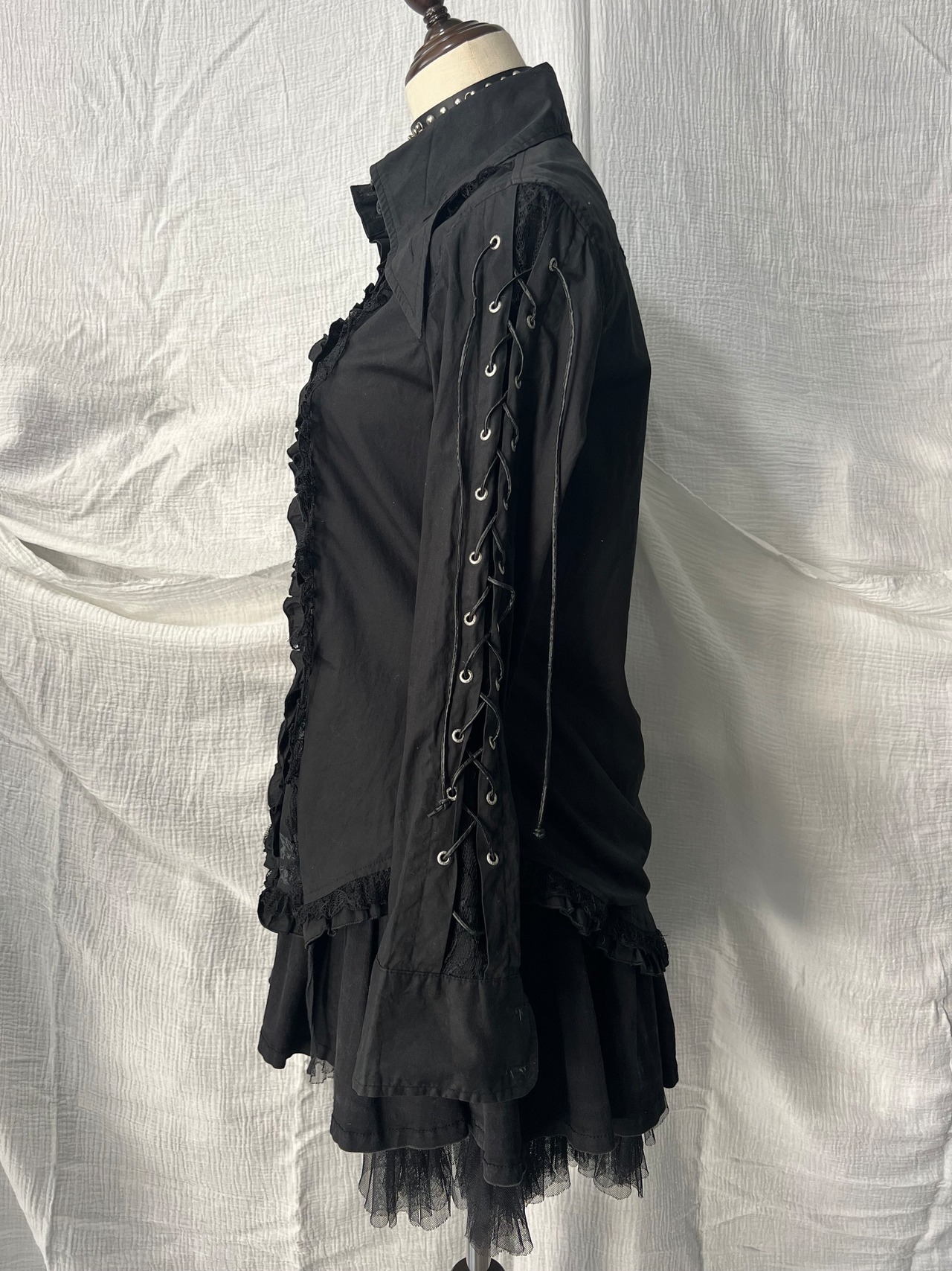 "MAD PUNKS" Lace-up Sleeve Fril Shirts