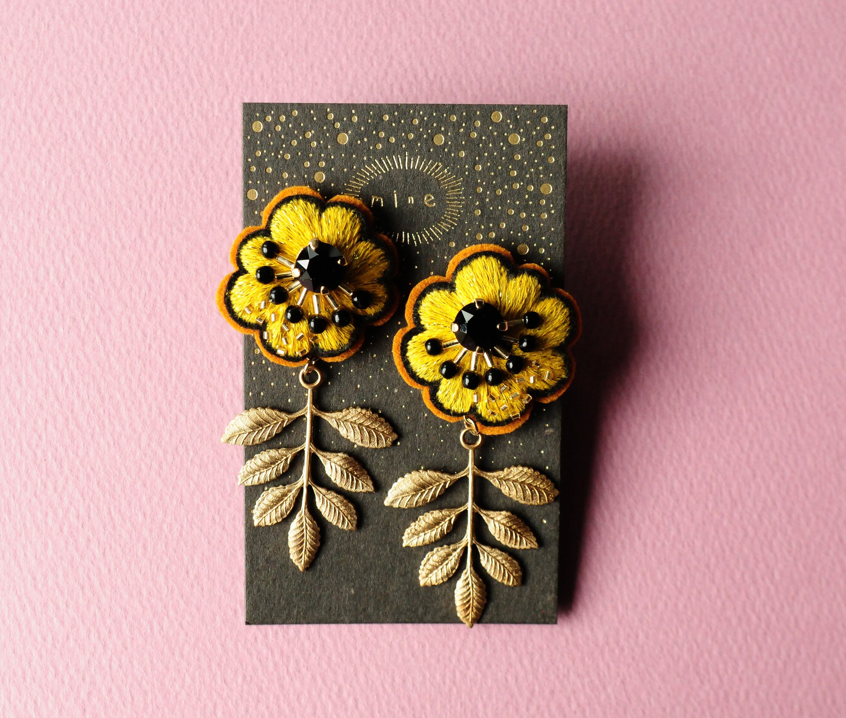 < No Name ~名前のない花~ >『 Mustard Yellow 』イヤリング