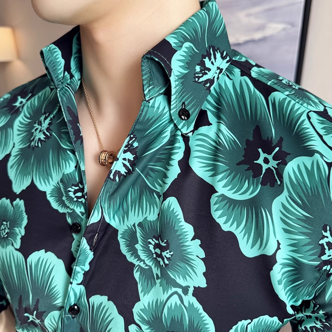 ファッショントレンドを意識したスリムフィットシャツ　SH007