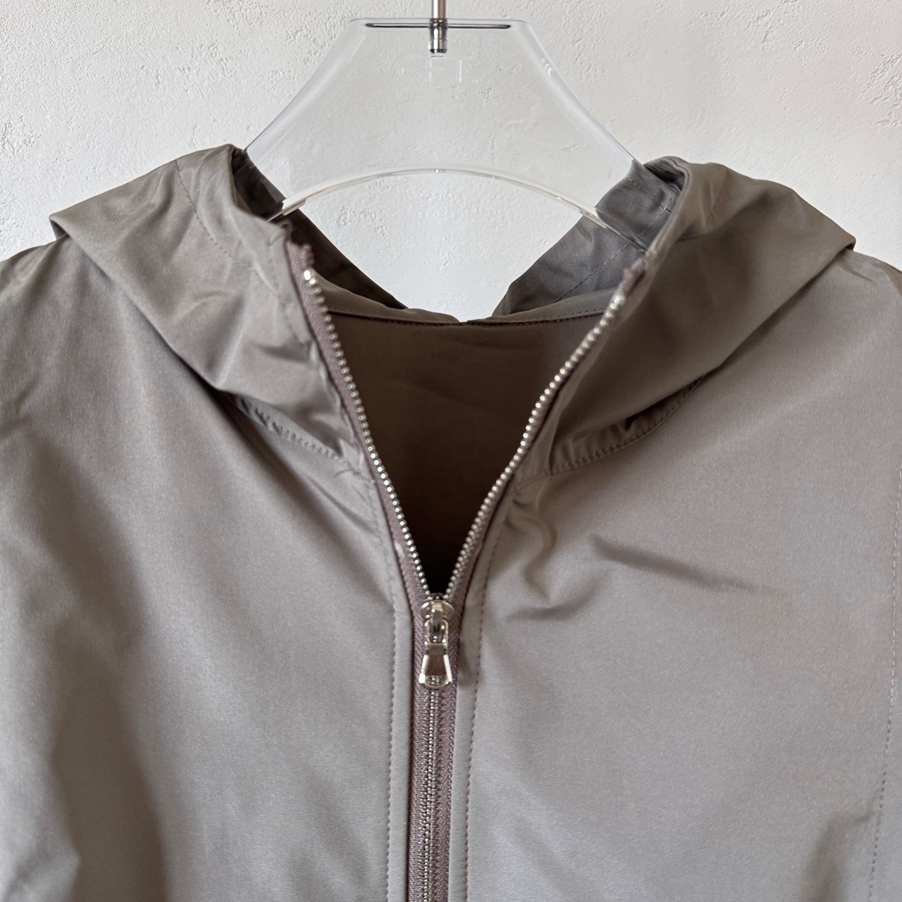 【受注予約:3月上旬入荷予定】異素材ドッキングフーディーvest/グレージュ