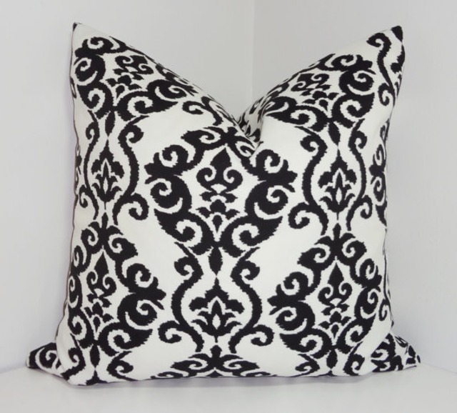  OUTDOOR Cusion Cover Black & White Damask Design