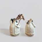 tenoniwa  陶器一輪挿し　ねこちゃん抱っこ