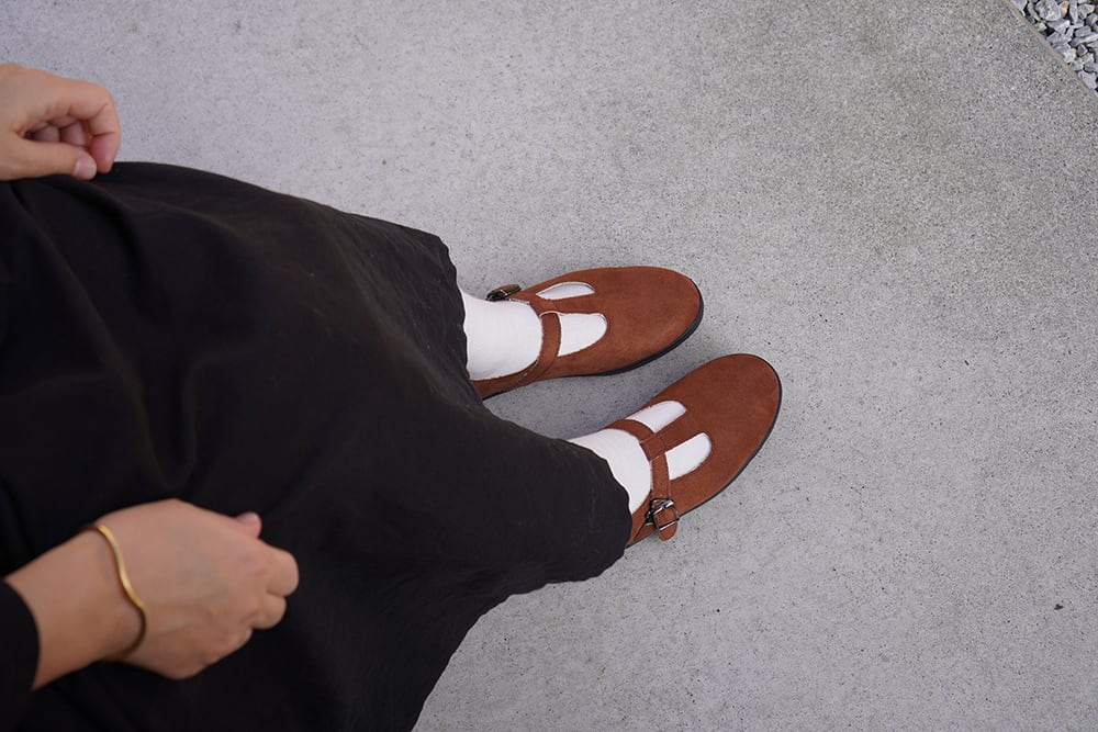 ブラウン スエード ストラップ フラットシューズ 22.5〜23cm ストラップ フラットシューズ / キッズ 17cm―23cm