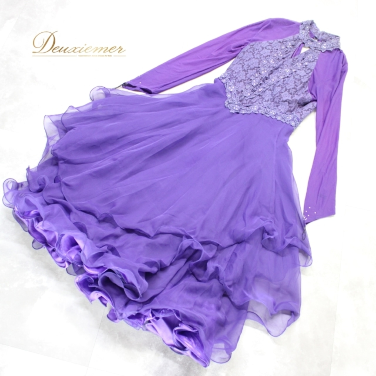 社交ダンス 衣装 スタンダード ドレス ワンピース パーティドレス ICHIOKU イチオク 紫 パープル系 長袖 レース ラインストーン 発表会 派手 大人の色香 バイオレット 軽やか フレア デザイン おしゃれ 派手さ ステージ衣装 競技用 耐久性 高品質 着心地 良い 目を引く