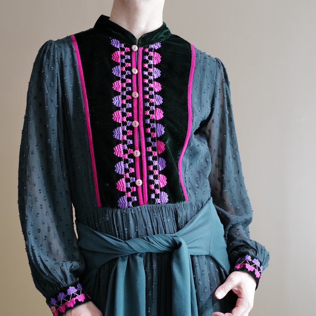 ☆刺繍ベロアワンピース(グリーン) | IKITSUKE