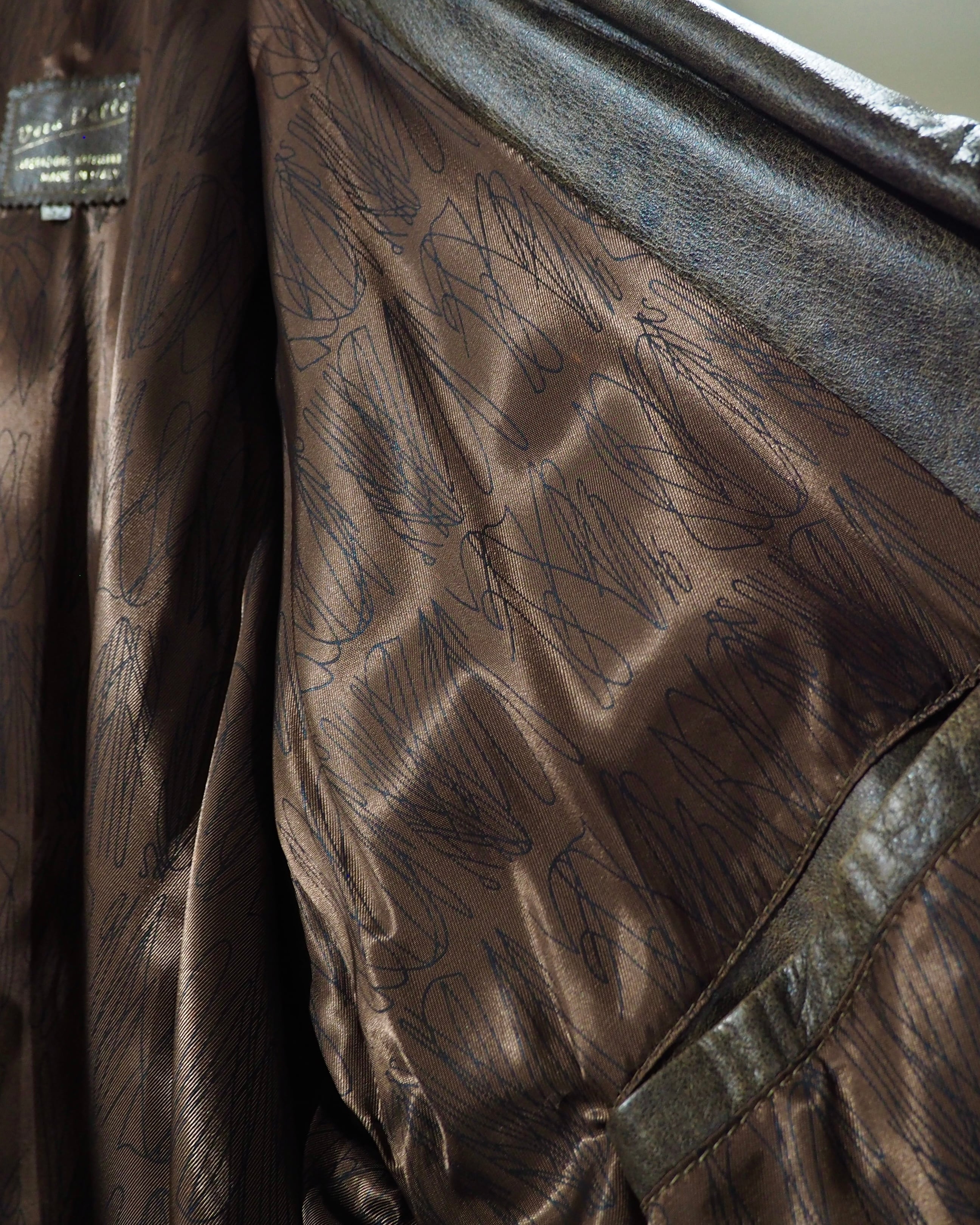 " Made in Italy - Vera Pelle " Unconventional Deformed Silhouette Vintage Leather Jacket