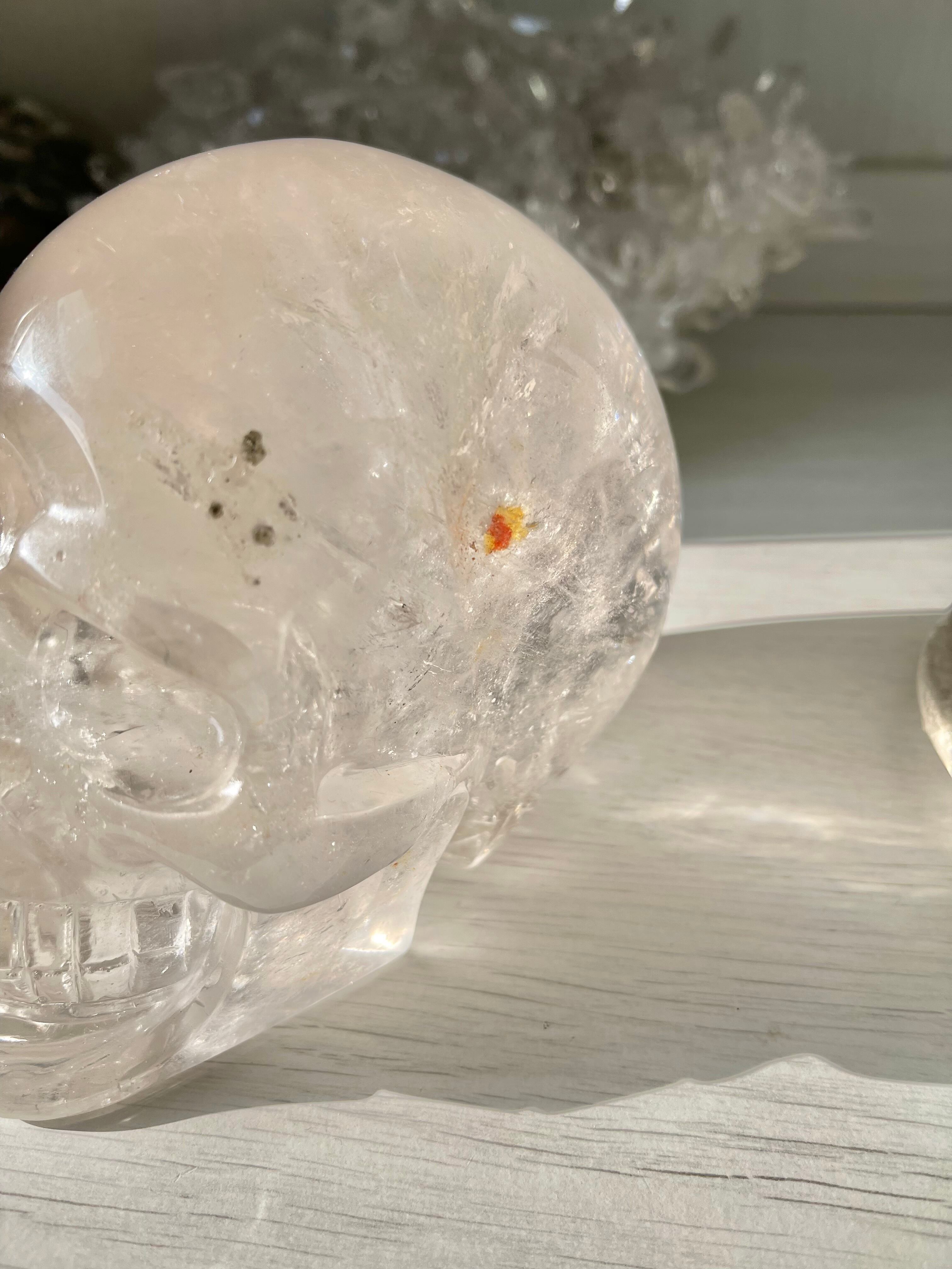 Crystal skull with rainbow,pyrite and limonaite(パイライト＆リモナイト、レインボー　イン　クオーツ）15cm
