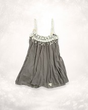 お花のシースルービスチェ
