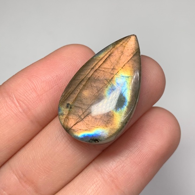 4.ピンクオレンジシラーラブラドライトルース・しずく型