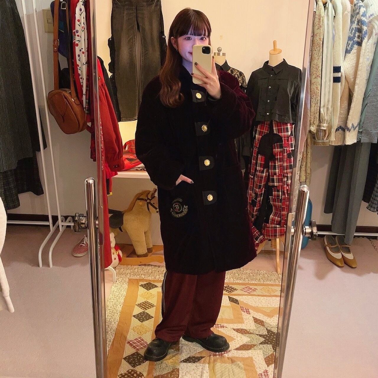 gold button velours quilting coat