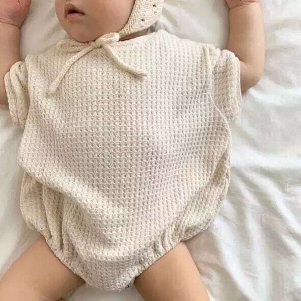 シンプルロンパース