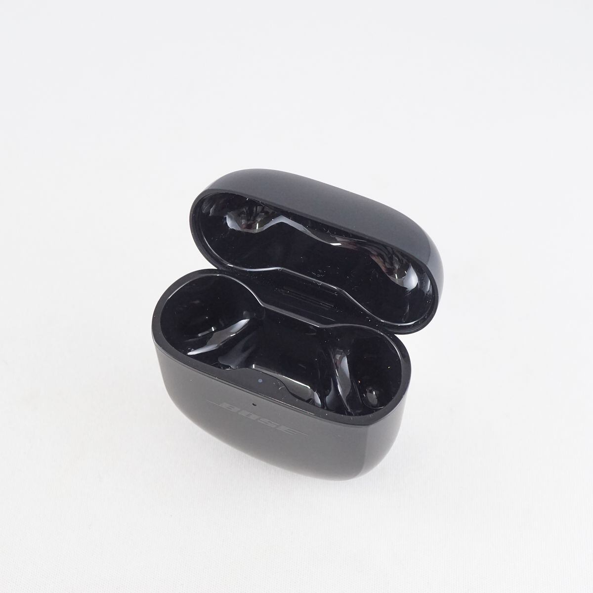 BOSE QuietComfort Earbuds II 充電ケースのみ USED美品 BOSE QuietComfort Earbuds II 充電ケースのみ USED美品