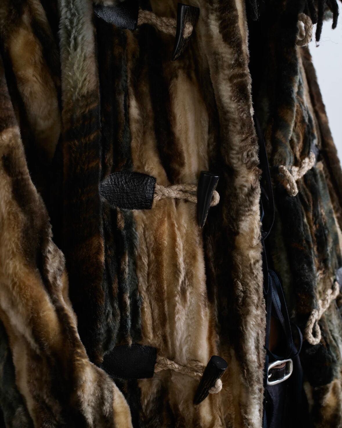 SUGARHILL | FUR COAT | BLACK & GREEN | HOWDAY