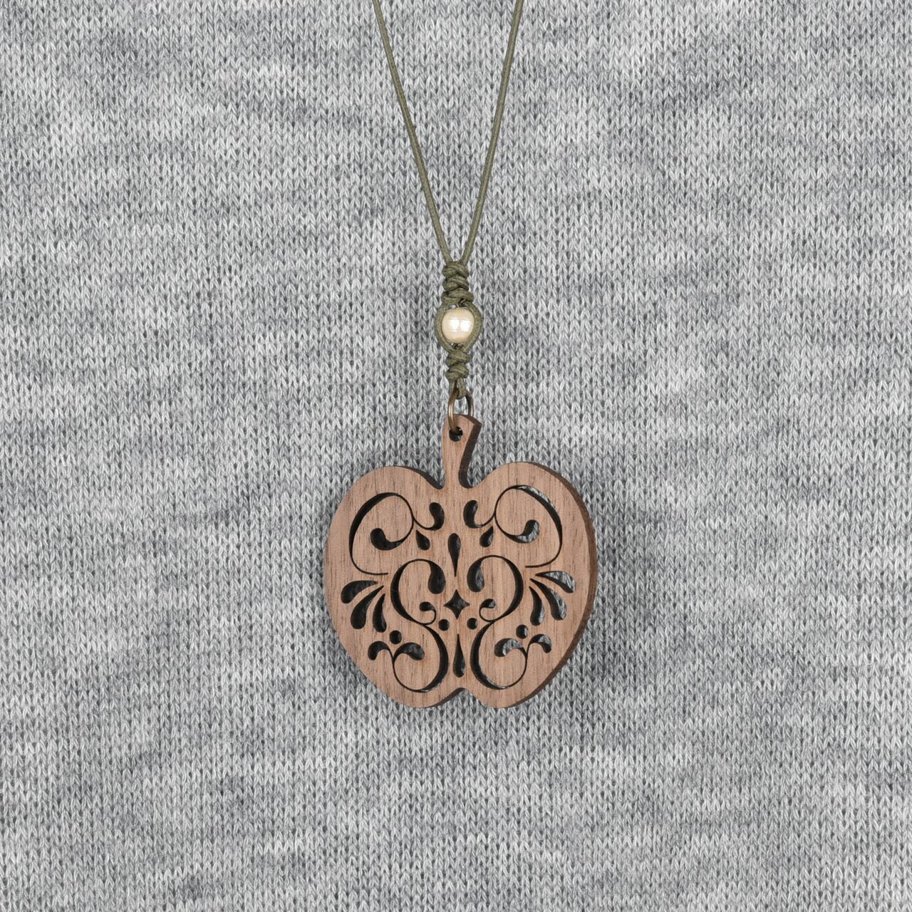 Juglans クルミの木のアクセサリー