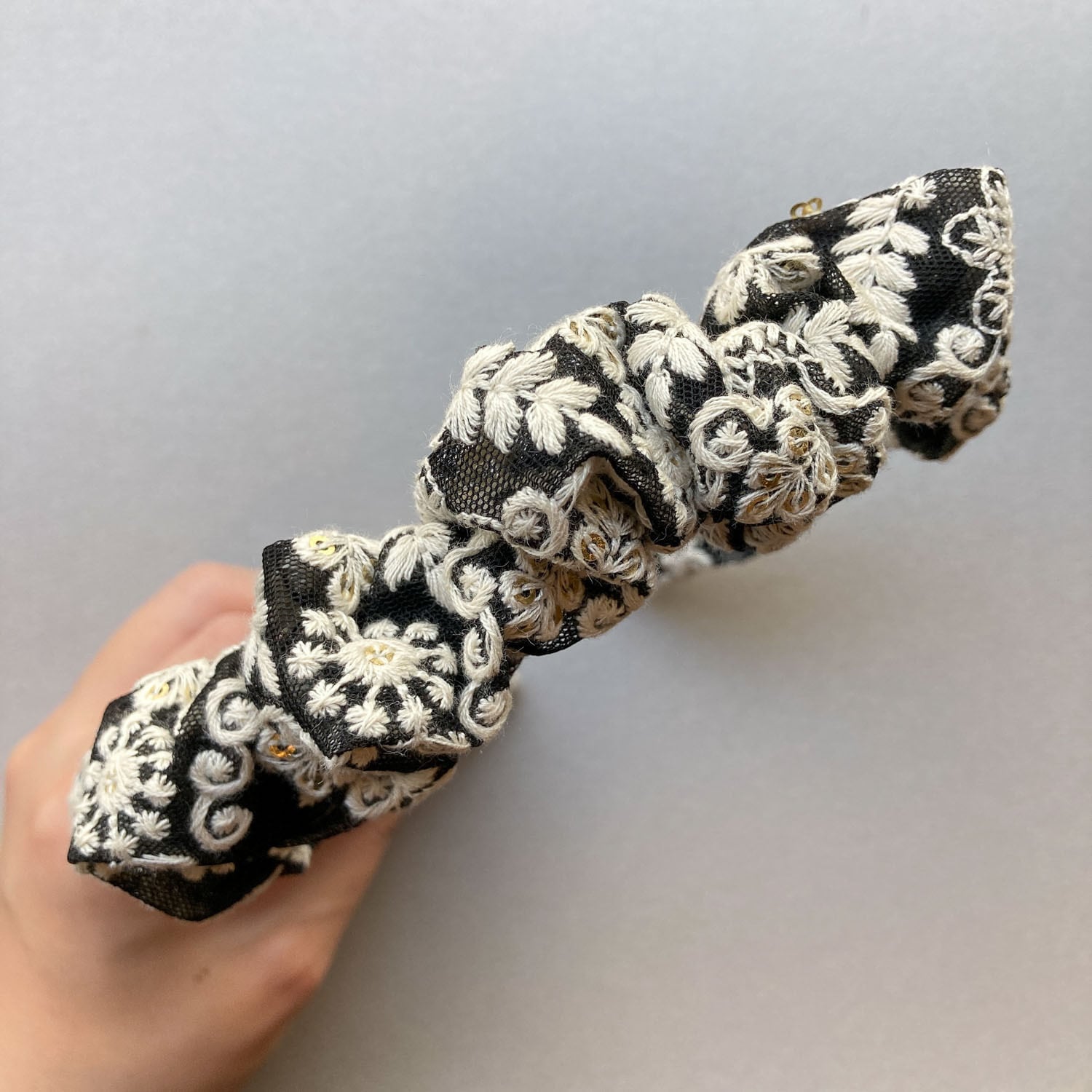 くしゅくしゅ刺繍リボンカチューシャ | Dua-アクセサリーパーツショップ