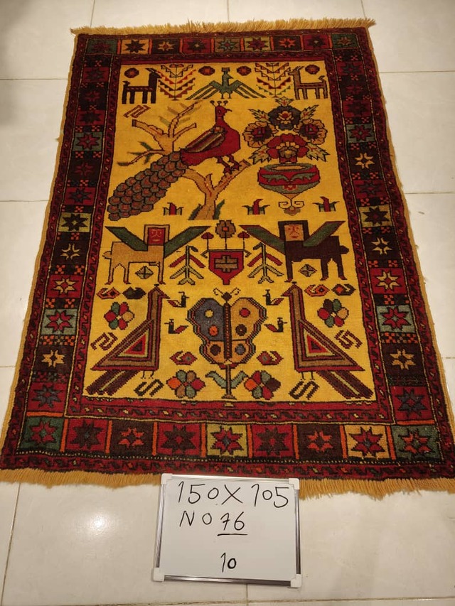 絨毯クエスト68【No.76】 ※現在、こちらの商品はイランに置いてあります。ご希望の方は先ずは在庫のご確認をお願いします。