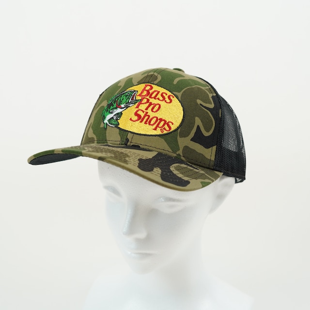 BASS PRO SHOPS /  Embroidered Mesh CAP /  Leaf Camo