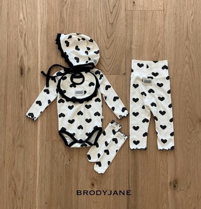 【取寄/韓国直送】Brodyjane ブラックハートボネット・スタイ・靴下｜秋服｜ベビー服｜韓国子供服｜26/AT