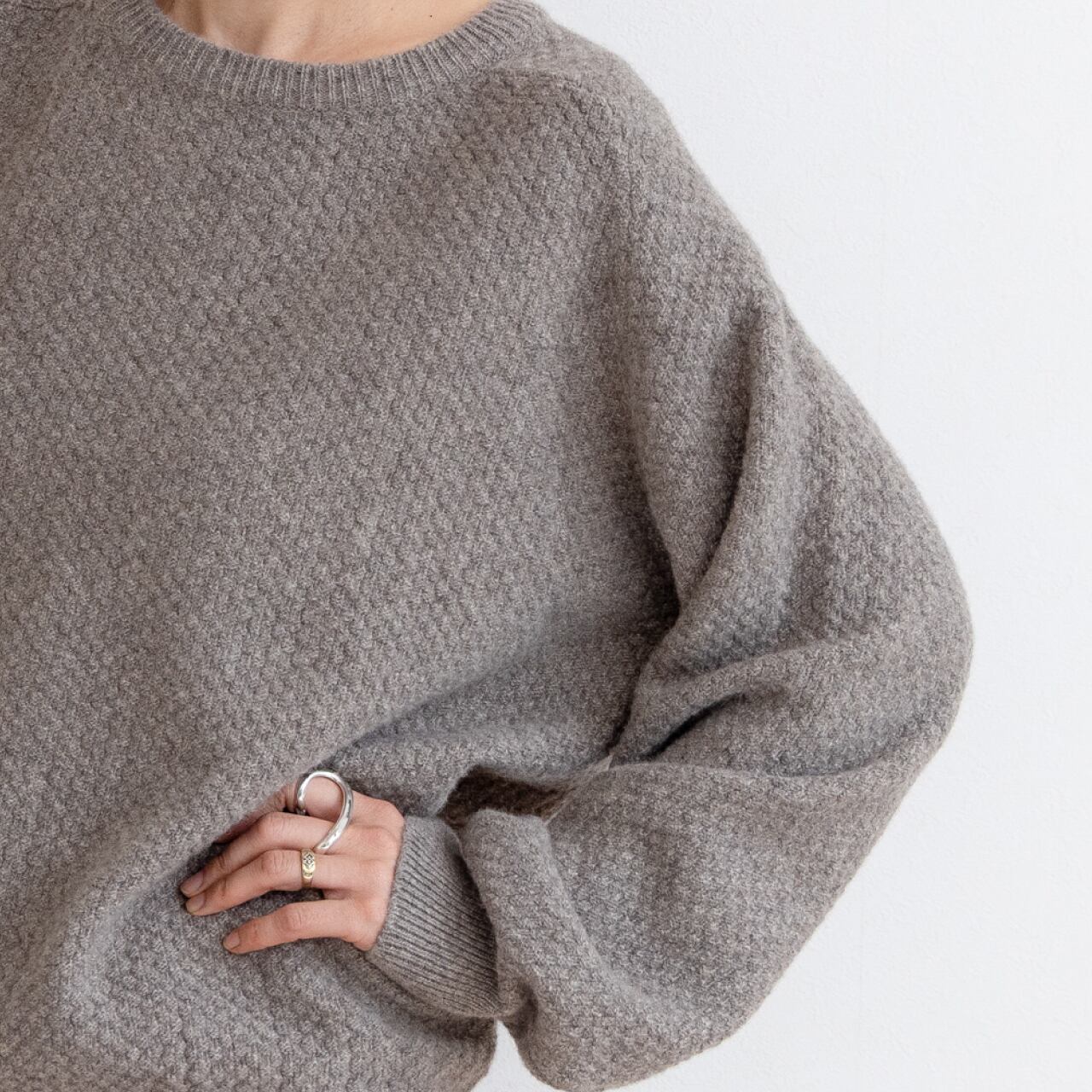 ウールのプレーンニット | 空飛ぶ羊 BASE webshop｜モンゴルの