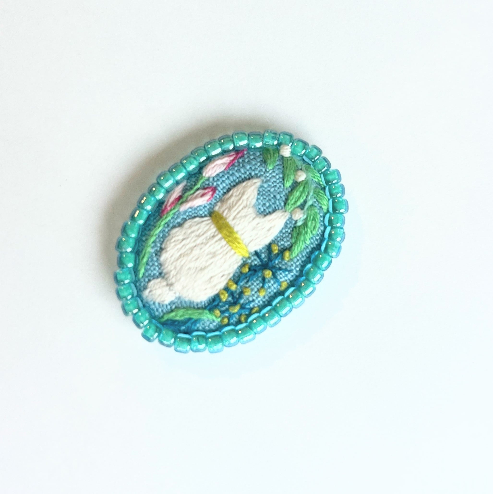 ビーズで飾った草花のミニ刺繍ブローチ【botanical】#334 | j.couture