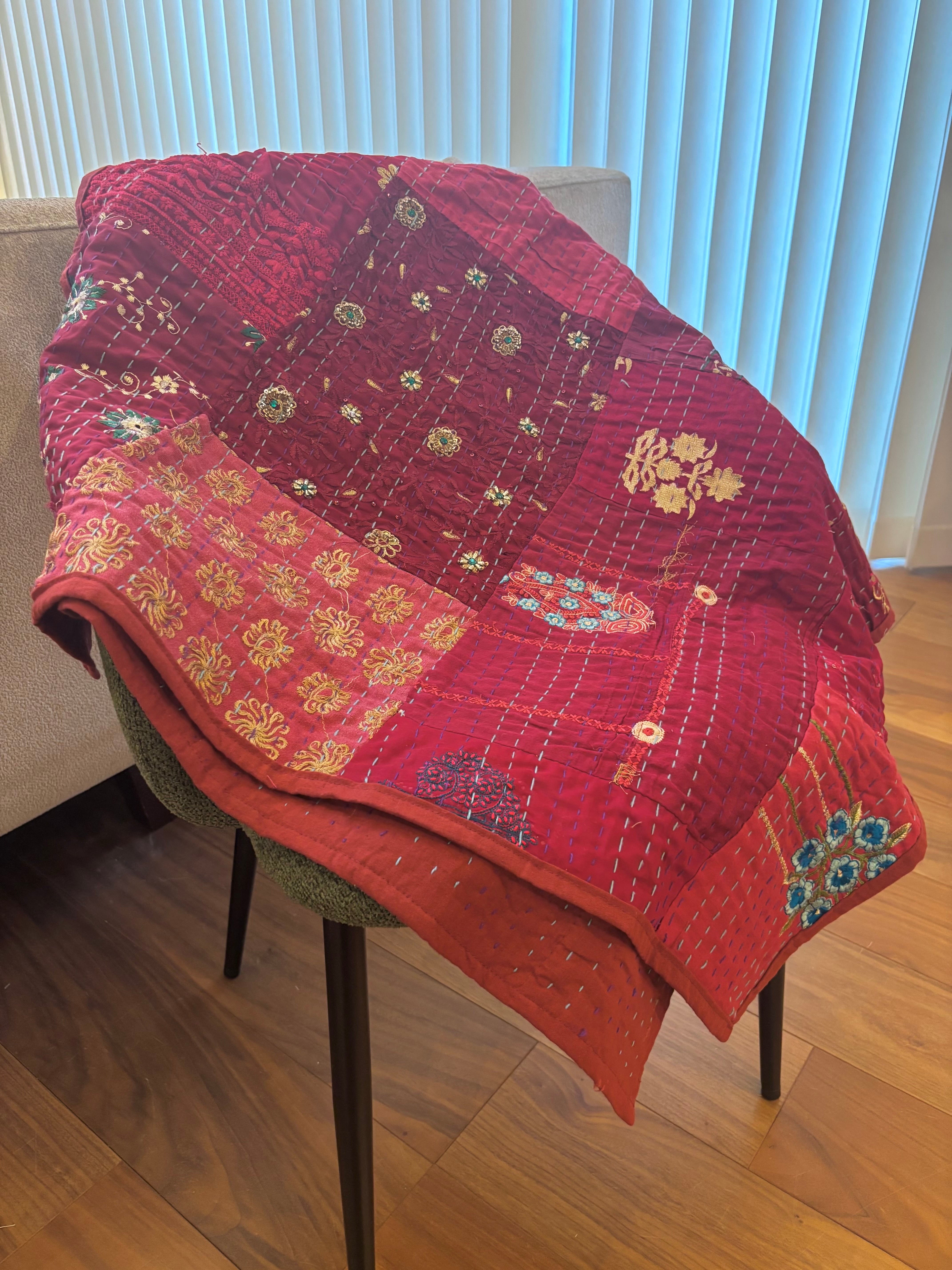 M】アイボリーC カンバディアキルト(シングルサイズ) インド刺繍パッチ