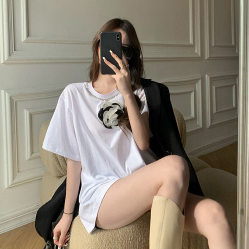 Tシャツ ホワイトルーズトップス スプリングサマー 春物 夏物 フラワーデザイン ブラックストロベリース55151943340